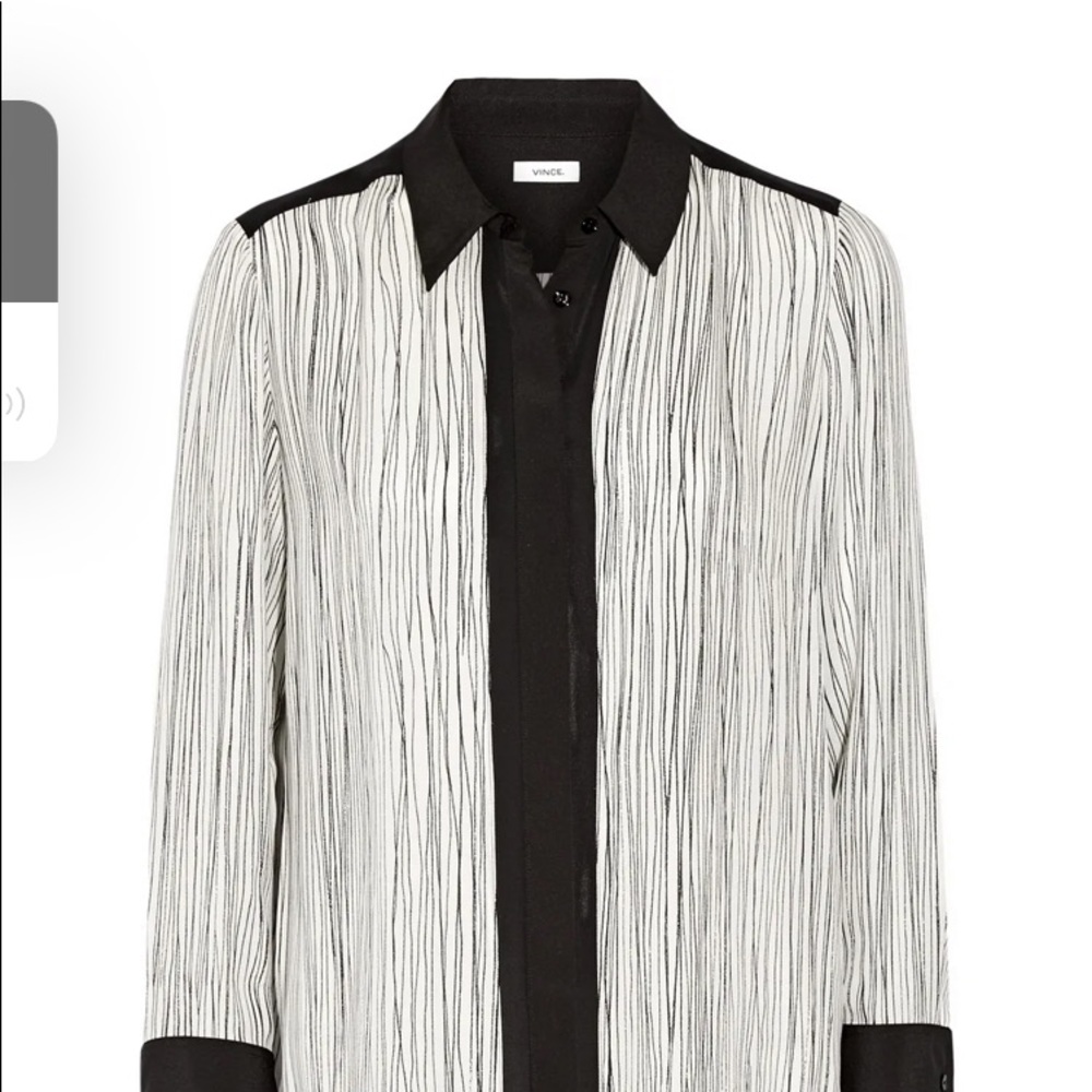 VINCE. Perfect condition
Wavy striped silk top
